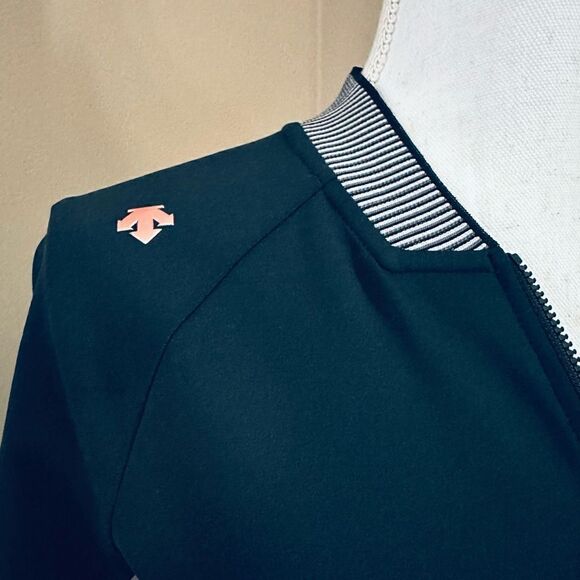 Descente black full zip gorpcore outdoor cycling jacket - Picture 3 of 12